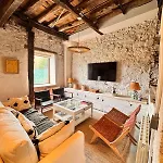 Casa De Piedra Y Lombera Сasa de vacaciones *