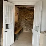 Casa De Piedra Y Lombera
