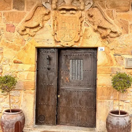 Casa De Piedra Y Lombera
