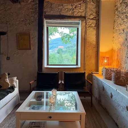 Casa De Piedra Y Lombera Tatil Evi