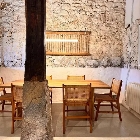 Casa De Piedra Y Lombera * Limpias