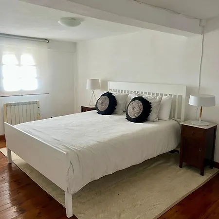 Casa De Piedra Y Lombera *