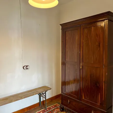 Casa De Piedra Y Lombera Лимпиас