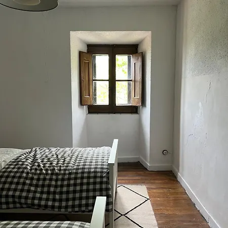 Casa De Piedra Y Lombera *