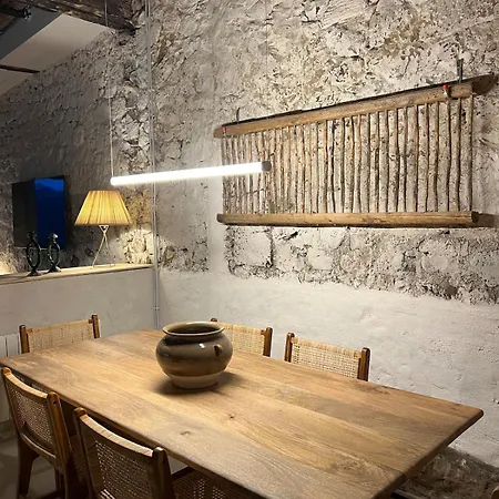 Casa De Piedra Y Lombera Лимпиас