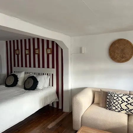 Casa De Piedra Y Lombera 펜션