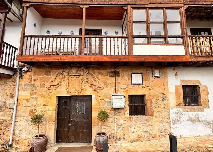 Holiday home Casa De Piedra Y Lombera *