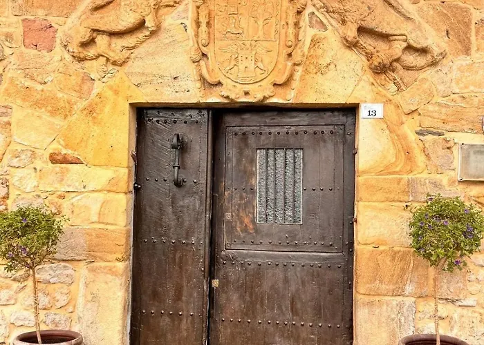 Casa De Piedra Y Lombera