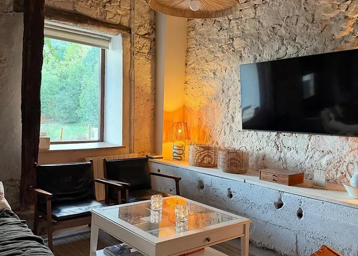 Casa De Piedra Y Lombera Holiday home