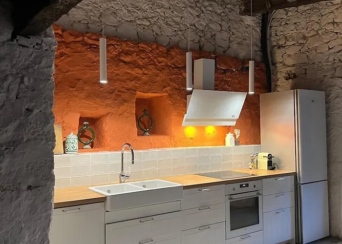 Casa De Piedra Y Lombera * 림피아스