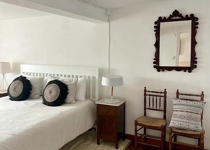 Casa De Piedra Y Lombera