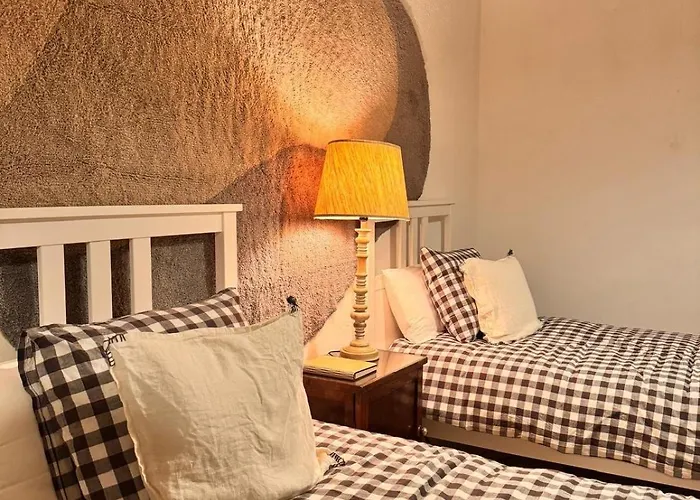 בית נופש Casa De Piedra Y Lombera *