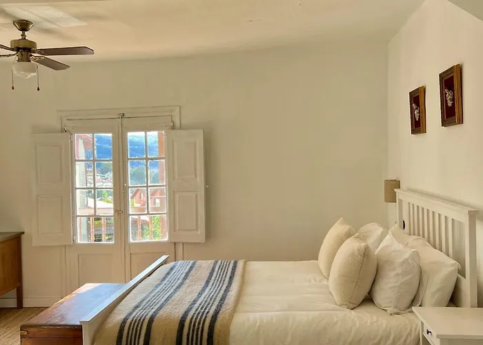 Casa De Piedra Y Lombera בית נופש