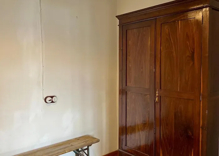 Casa De Piedra Y Lombera Limpias