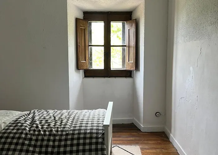 Casa De Piedra Y Lombera *