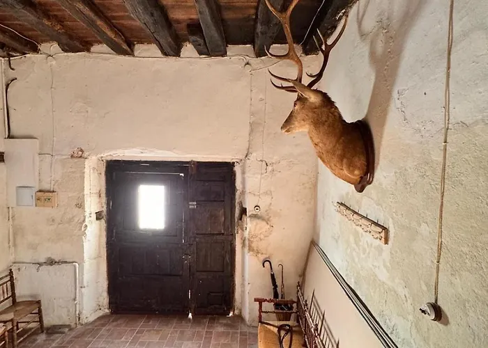 בית נופש Casa De Piedra Y Lombera לימפיאס