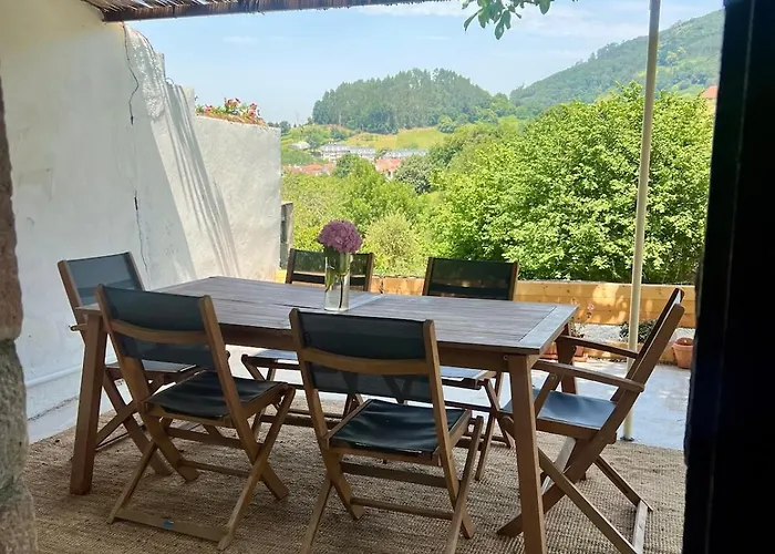 בית נופש Casa De Piedra Y Lombera לימפיאס