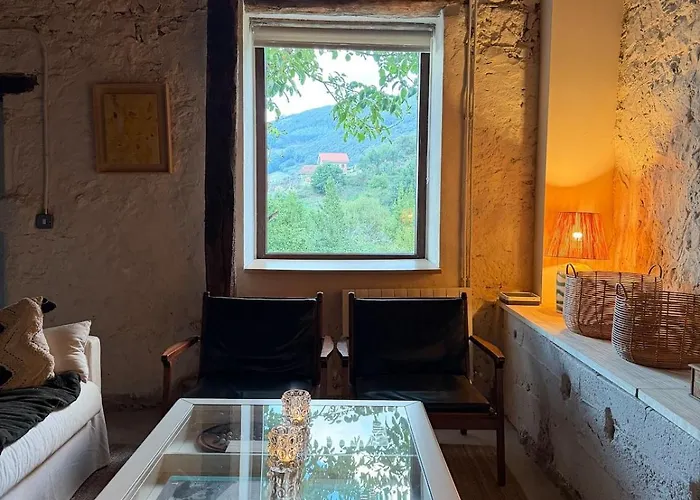 Casa De Piedra Y Lombera בית נופש