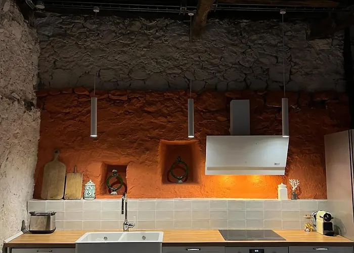 Casa De Piedra Y Lombera בית נופש