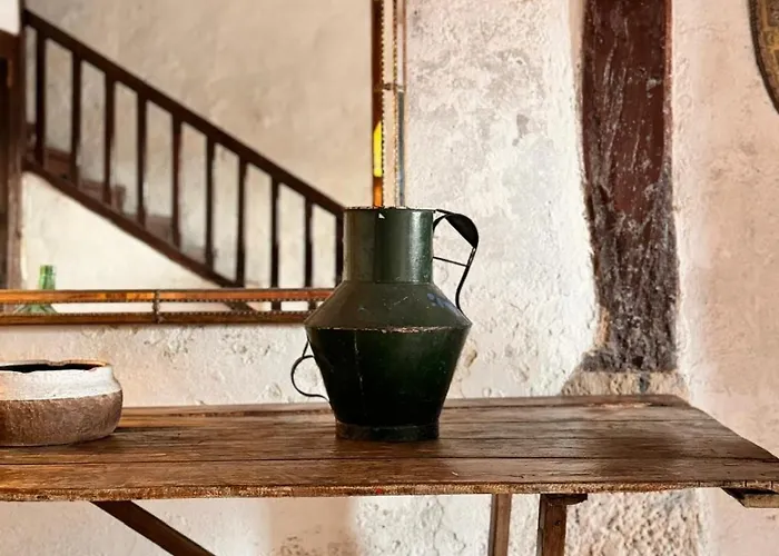 Casa De Piedra Y Lombera *