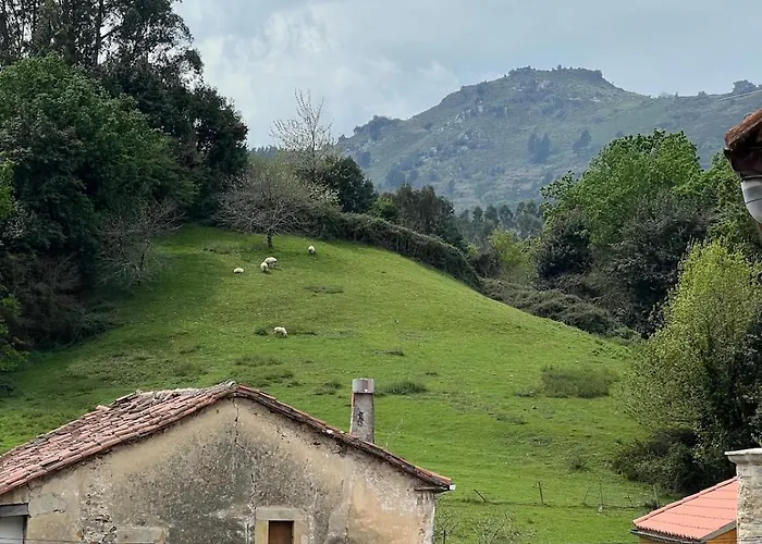 Casa De Piedra Y Lombera לימפיאס