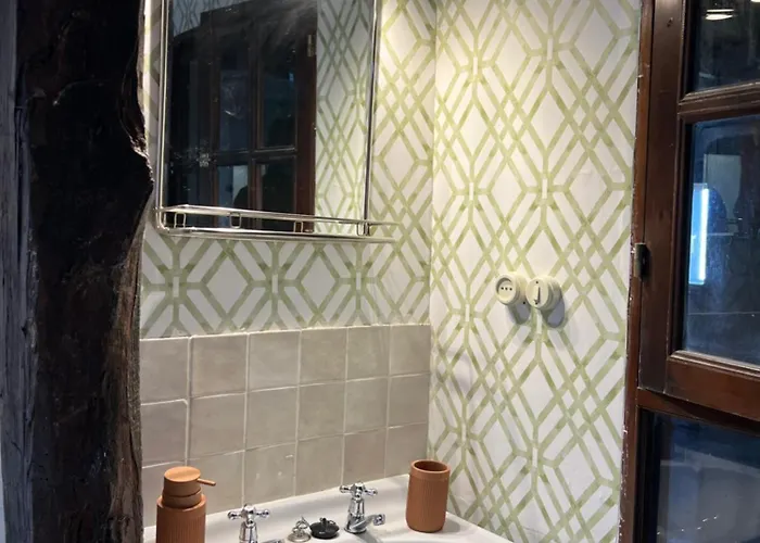 Casa De Piedra Y Lombera