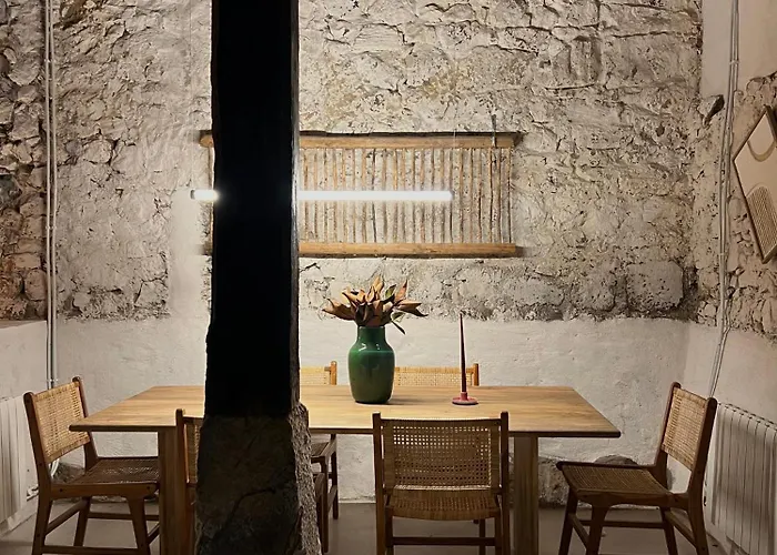 בית נופש Casa De Piedra Y Lombera *